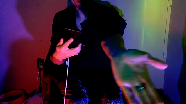 highinhtxx online show from November 2025 02:37:02 PM