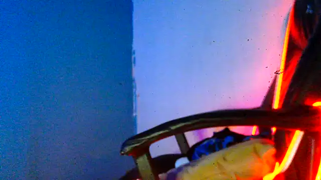 highinhtxx online show from February 2026 05:03:01 PM