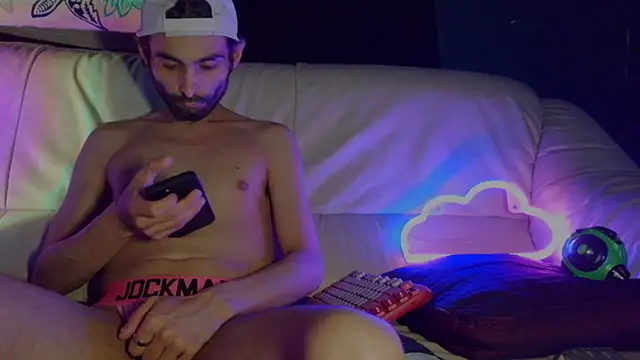 highinhtxx online show from July 2026 03:35:01 AM
