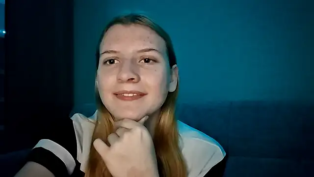 LynteriLain online show from November 2025 03:20:01 AM