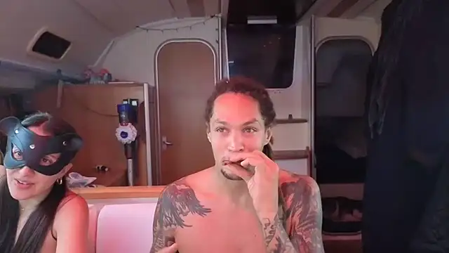 Snapshot of Monk_and_Mia chatting on December 2025 05:16:01 AM Monk and Mia online show from December 2025 05:16:01 AM