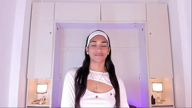 AnahiCollins online show from October 2025 11:43:01 AM