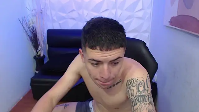 Snapshot of Adam_Blaze chatting on October 2025 06:20:01 PM Adam Blaze online show from October 2025 06:20:01 PM