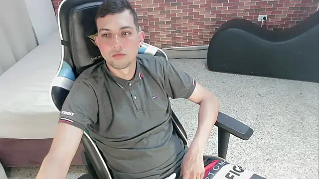 Snapshot of Bulls_23_ chatting on September 2025 12:10:02 PM Bulls 23 online show from September 2025 12:10:02 PM