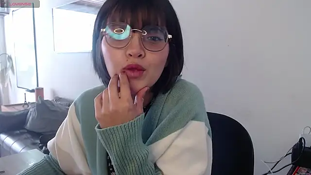 NamiDVelvet online show from October 2025 02:36:01 PM