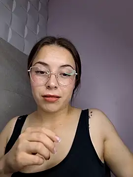 EmmaValencia  online show from November 2025 03:22:02 PM