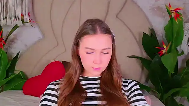 OliviaLay online show from November 2025 11:09:01 AM