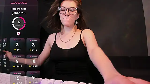 Snapshot of CathyAdams chatting on July 2026 08:45:02 AM CathyAdams online show from July 2026 08:45:02 AM