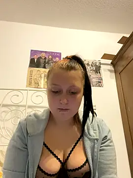 Snapshot of SweetieLina chatting on October 2025 05:10:02 PM SweetieLina online show from October 2025 05:10:02 PM