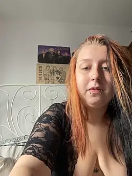 Snapshot of SweetieLina chatting on October 2025 08:13:01 AM SweetieLina online show from October 2025 08:13:01 AM