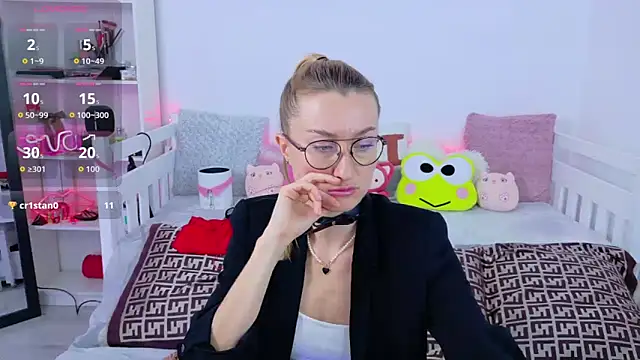 Snapshot of MysticRoxanne chatting on November 2025 08:41:02 PM MysticRoxanne online show from November 2025 08:41:02 PM