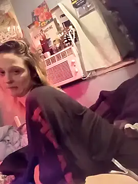 Queen2454 online show from February 2026 10:00:01 AM