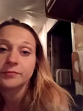 Queen2454 online show from March 2026 06:13:02 AM