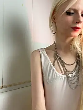 bunnyirisluv online show from December 2025 04:05:01 PM