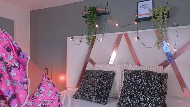 Snapshot of Julietasweett__ chatting on October 2025 12:06:01 PM Julietasweett online show from October 2025 12:06:01 PM