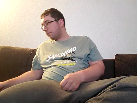 stivi2526 online show from November 2025 05:56:02 PM