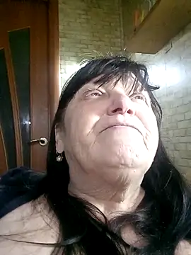 Apeesynka55211 online show from February 2026 04:55:01 PM