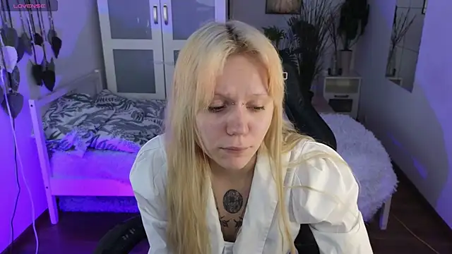 kitten murray  online show from November 2025 06:02:02 AM