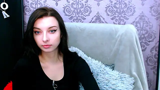 DominantLuna online show from March 2026 07:26:01 PM