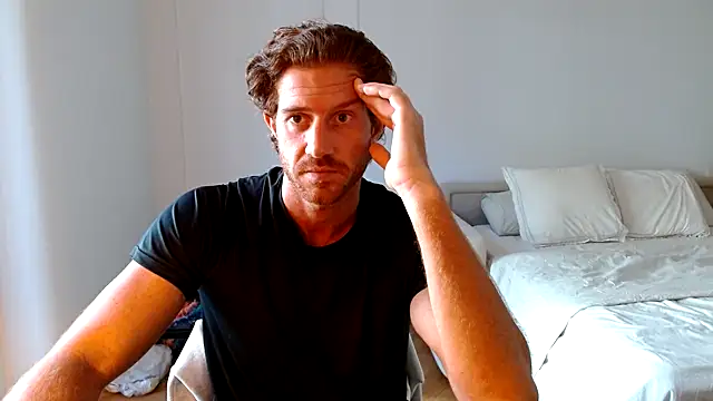 Snapshot of Italoalpha chatting on October 2025 09:28:01 AM Italoalpha online show from October 2025 09:28:01 AM