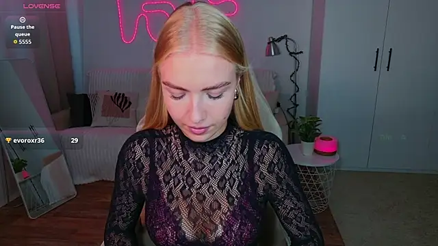 TessaGrays online show from July 2026 02:15:01 PM