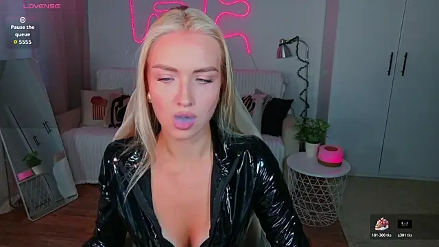 TessaGrays online show from August 2026 12:41:01 PM