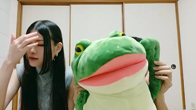 Snapshot of Tapi_rin chatting on November 2025 09:55:02 AM Tapi rin online show from November 2025 09:55:02 AM