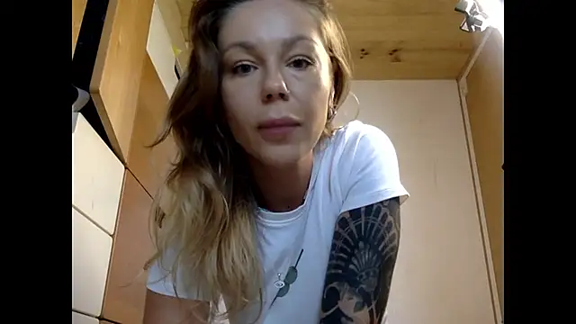 MiraLuna online show from October 2025 11:55:02 AM