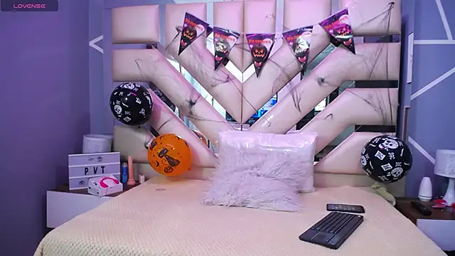 Jazmin ny online show from October 2025 01:45:02 PM