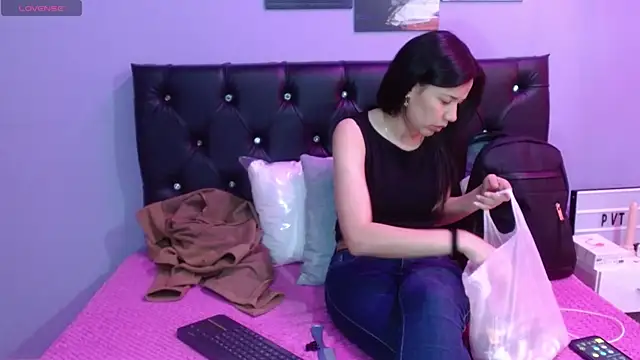 Jazmin ny online show from October 2025 01:56:02 PM