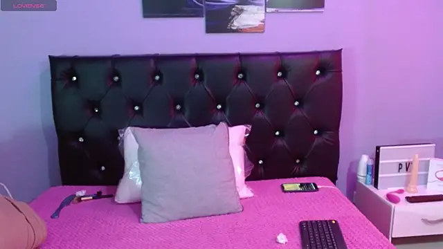 Jazmin ny online show from October 2025 01:44:02 PM