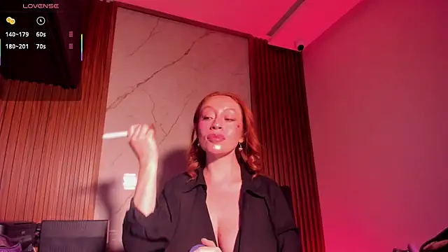 LucianaWainN online show from November 2025 12:51:02 PM