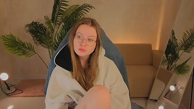 Snapshot of SirenaBlessing chatting on November 2025 01:26:02 AM SirenaBlessing online show from November 2025 01:26:02 AM