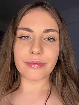 SelenaJenner online show from December 2025 05:04:02 AM