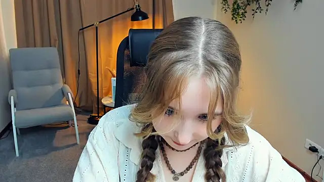 Snapshot of EasterMurry chatting on October 2025 12:55:02 PM EasterMurry online show from October 2025 12:55:02 PM