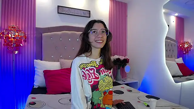 MarinetteLux online show from March 2026 07:43:02 PM