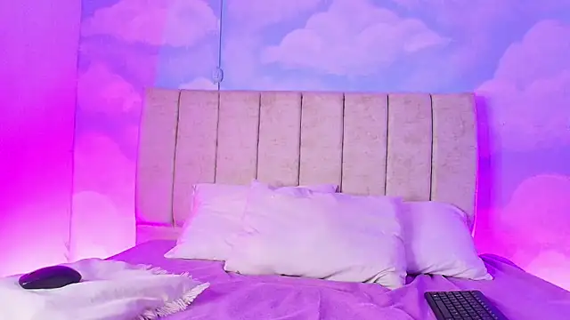 Nikolbrice online show from March 2026 01:53:02 AM