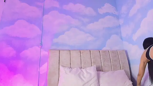 Nikolbrice online show from April 2026 02:04:02 AM