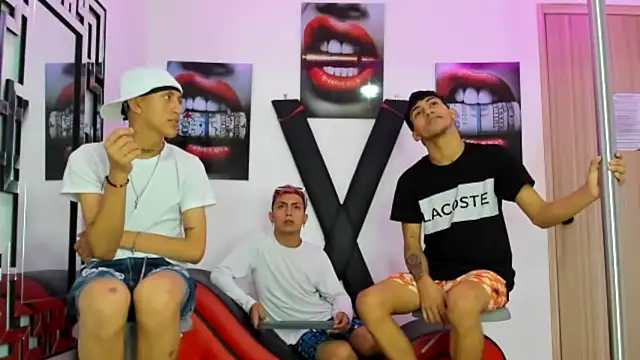 VERY HOT GUYS online show from October 2025 01:17:01 AM