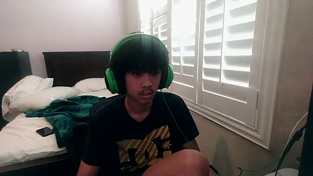 youngasianboy2007 online show from November 2025 07:58:01 PM