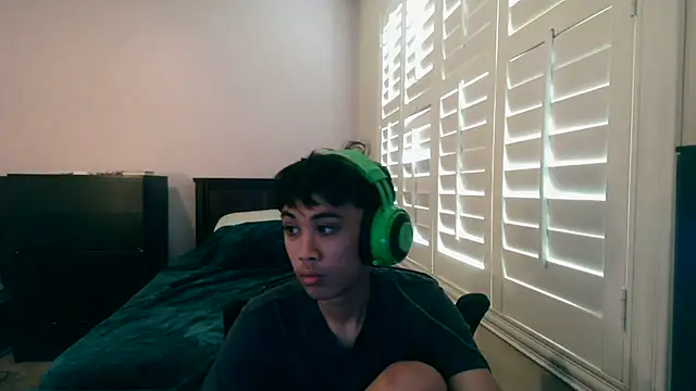 youngasianboy2007 online show from February 2026 11:10:01 PM