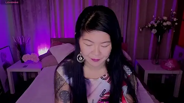 BeckySunday online show from October 2025 05:51:02 AM