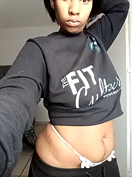 Snapshot of MissBubbles04 chatting on October 2025 05:35:02 AM MissBubbles04 online show from October 2025 05:35:02 AM