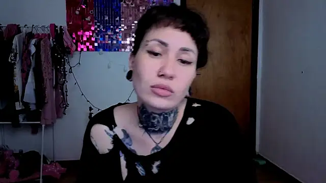 Senorita  Dakota online show from November 2025 12:48:02 PM