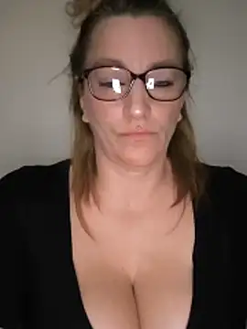 Fifi83Bell online show from March 2026 01:27:01 PM