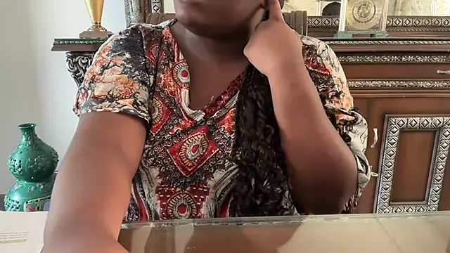 nanaisbackk online show from December 2025 08:12:01 AM