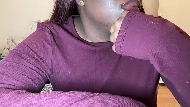 nanaisbackk online show from February 2026 11:03:01 AM