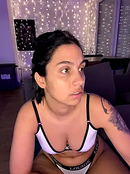 Snapshot of LaPetiteKim chatting on October 2025 07:46:02 PM LaPetiteKim online show from October 2025 07:46:02 PM