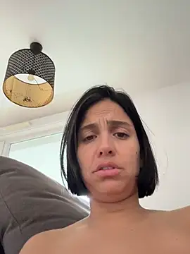 Snapshot of LaPetiteKim chatting on October 2025 09:00:01 AM LaPetiteKim online show from October 2025 09:00:01 AM