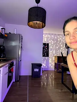 Snapshot of LaPetiteKim chatting on November 2025 08:53:01 PM LaPetiteKim online show from November 2025 08:53:01 PM